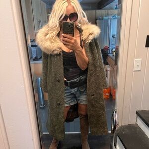 Vintage wool swing coat with faux fur collar 8/10